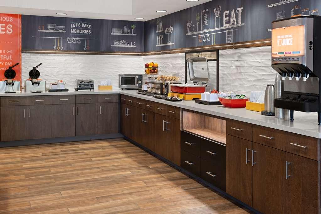 Hampton Inn Cleveland-Airport/Tiedeman Road Brooklyn Ristorante foto