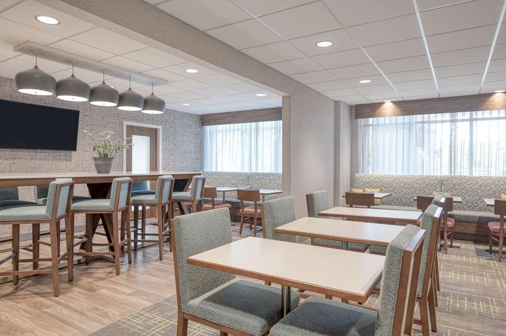 Hampton Inn Cleveland-Airport/Tiedeman Road Brooklyn Ristorante foto