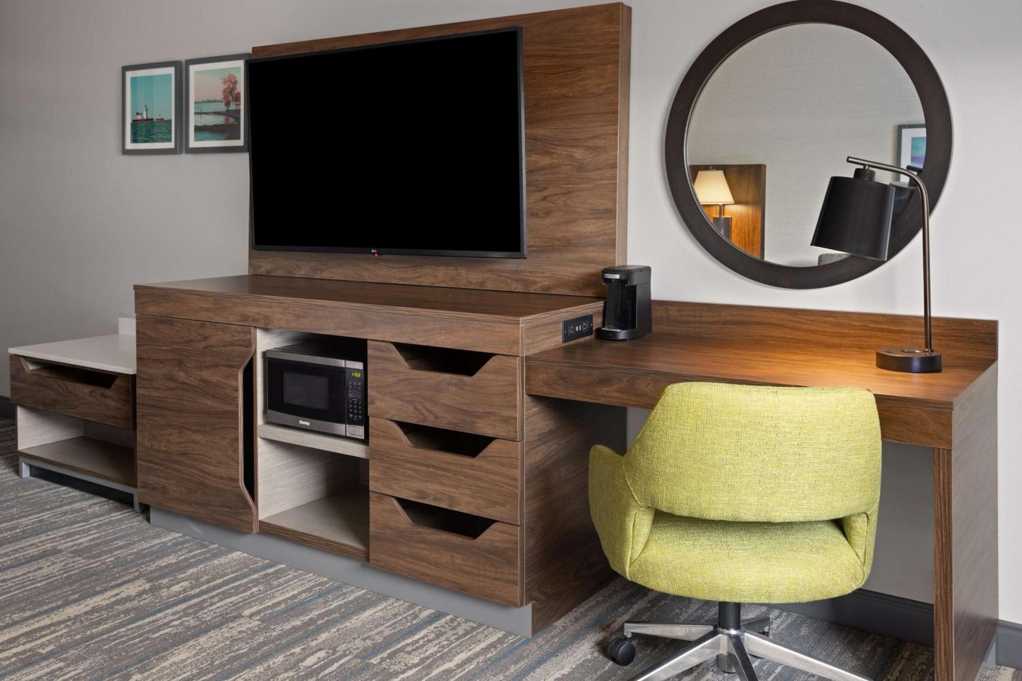 Hampton Inn Cleveland-Airport/Tiedeman Road Brooklyn Esterno foto