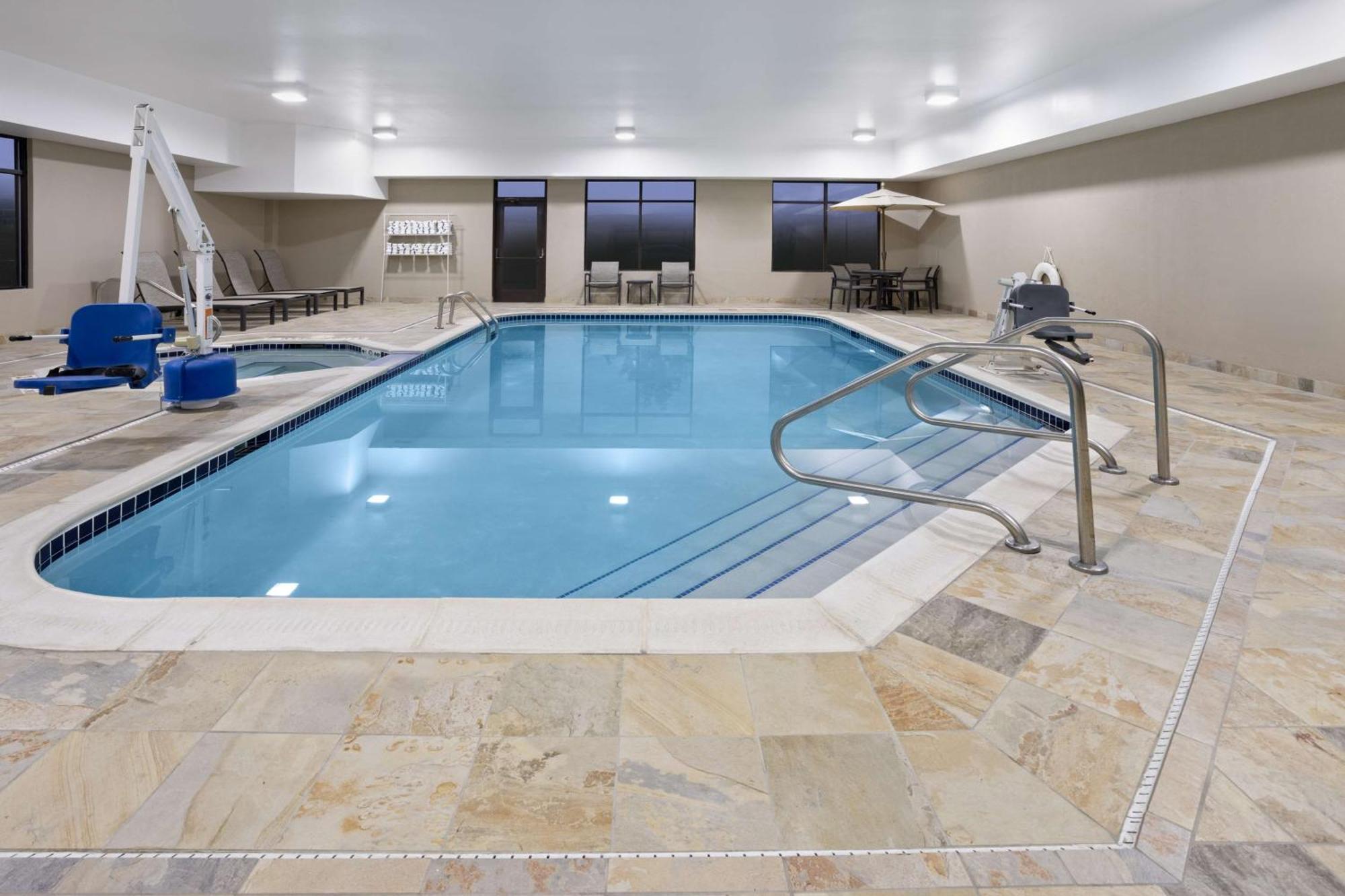 Hampton Inn Cleveland-Airport/Tiedeman Road Brooklyn Esterno foto