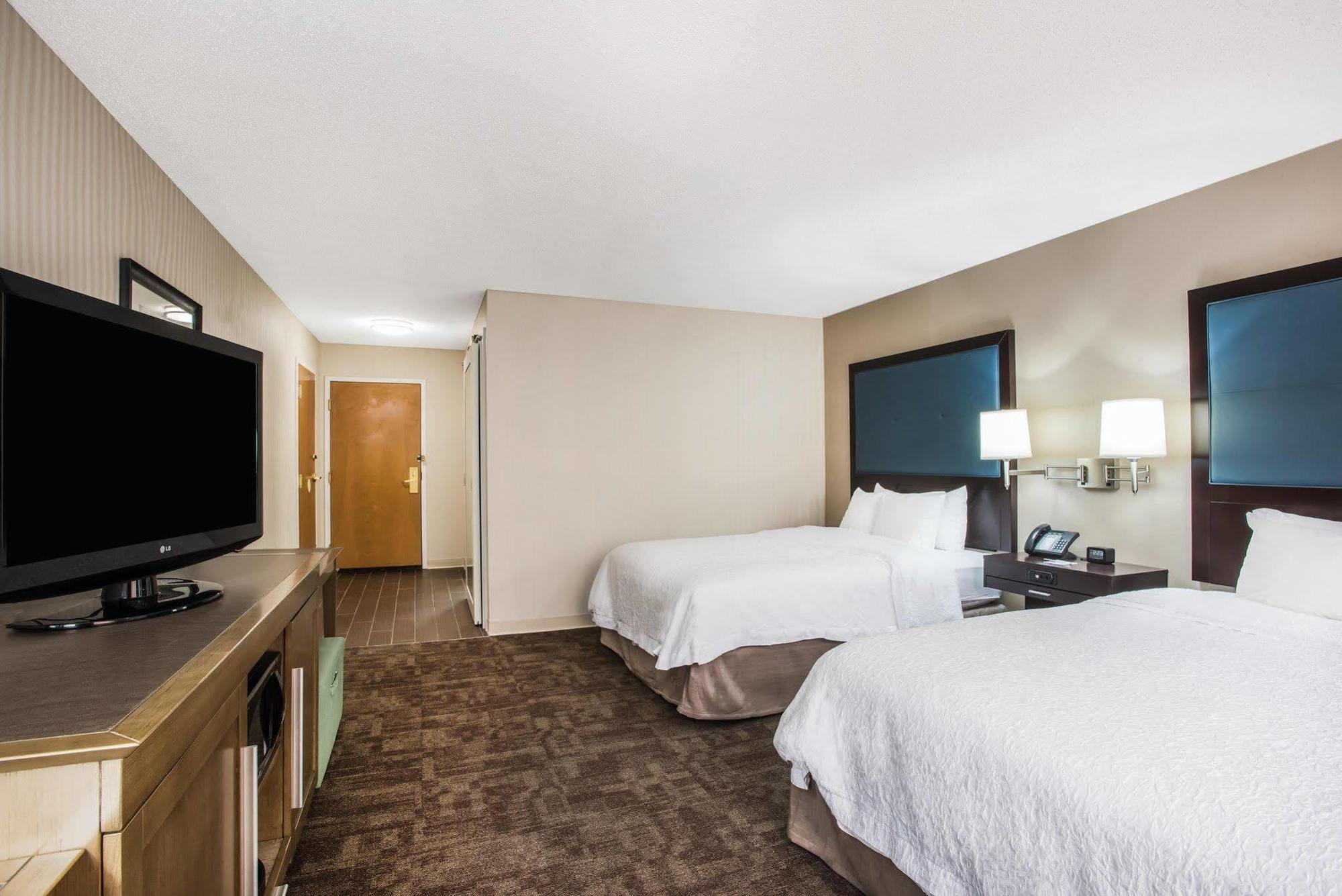 Hampton Inn Cleveland-Airport/Tiedeman Road Brooklyn Esterno foto